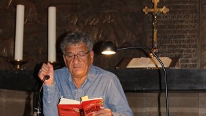Najem Wali liest aus "Wölfe in der Nacht. 16 Geschichten aus Kuba" von Ángel Santiesteban. Der gefeierte Autor seines Landes erhielt Publikationsverbot aufgrund regimekritischer Äußerungen.